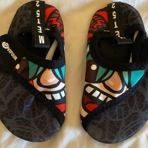 Vifuur toddler water shoes brand new